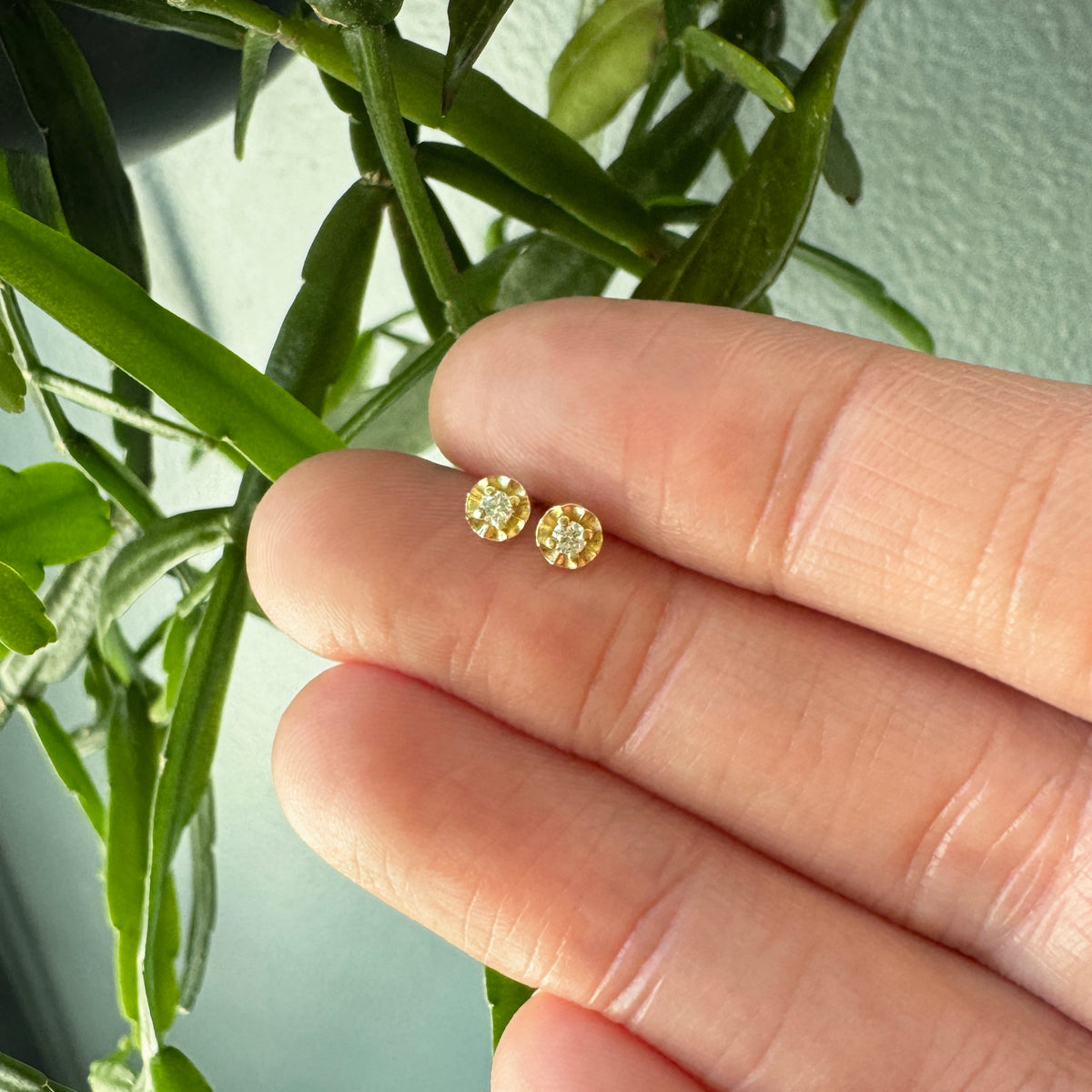 Tiny Star Studs - Diamond & 14K Yellow Gold